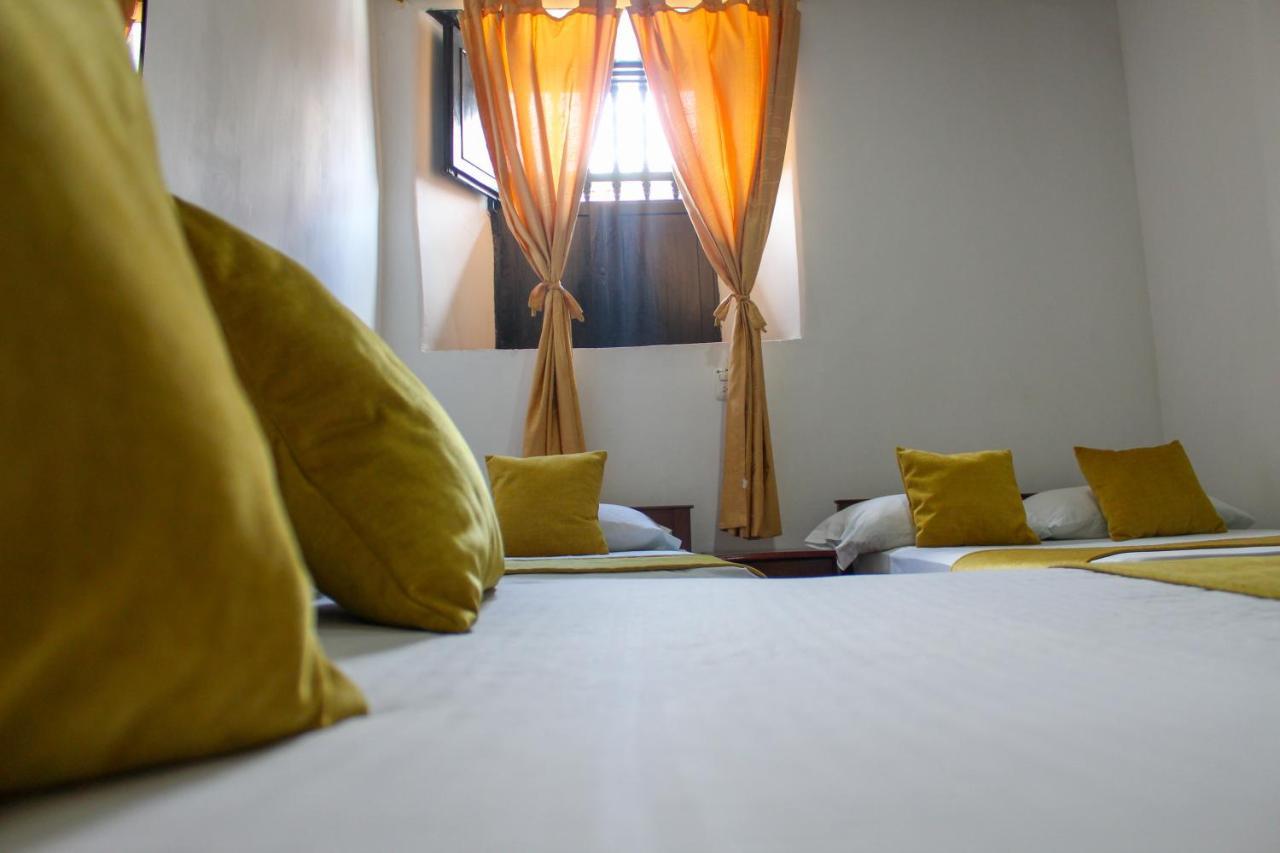 Hotel Colonial San Felipe Girón Extérieur photo