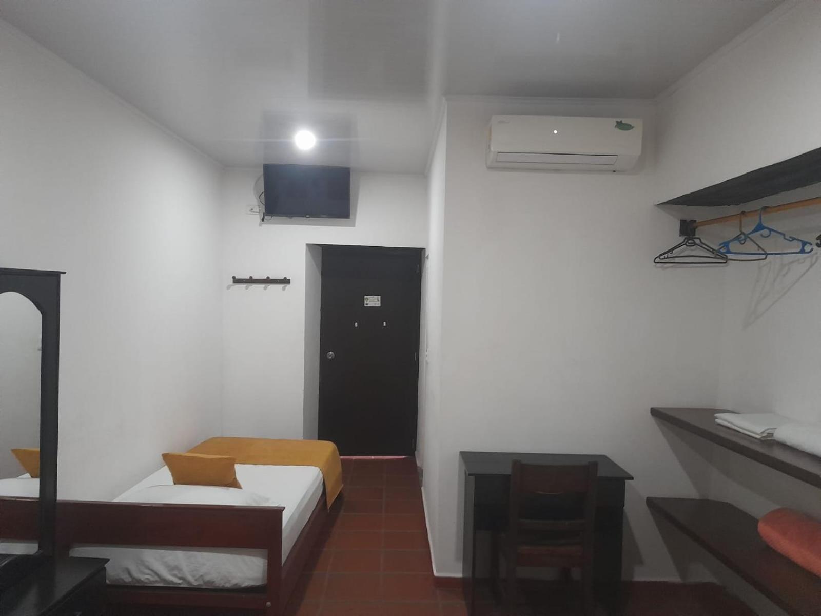 Hotel Colonial San Felipe Girón Extérieur photo